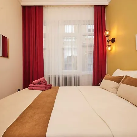 Apartment Renovated 2br Near Galata Tower 3 *