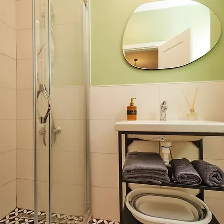 Renovated 2br Near Galata Tower 3 *